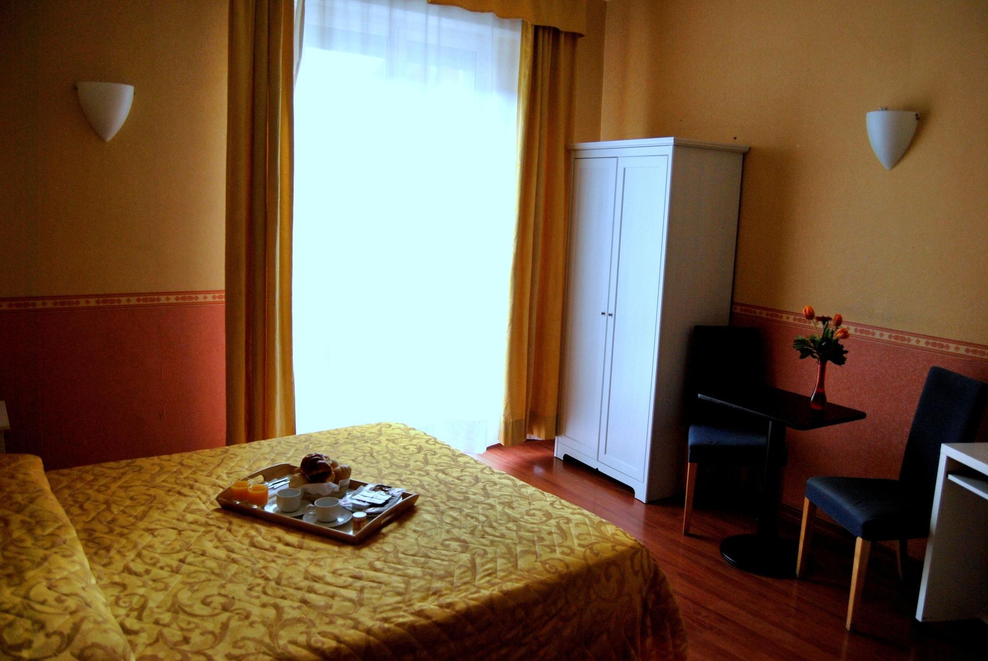 Hotel Cantoria Firenze Bagian luar foto
